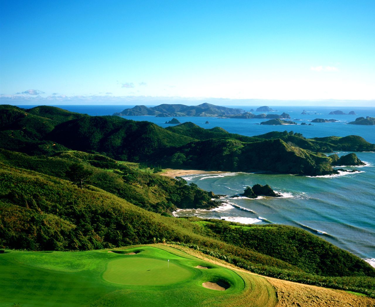 World Class Golf Courses In New Zealand With Views to Match New