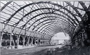 The machinery hall under construction.  Photo: Christchurch City Libraries