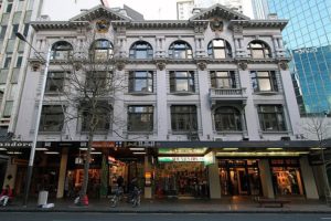 800px-Smeetons_Buildings_Queen_Street_Auckland_NZ