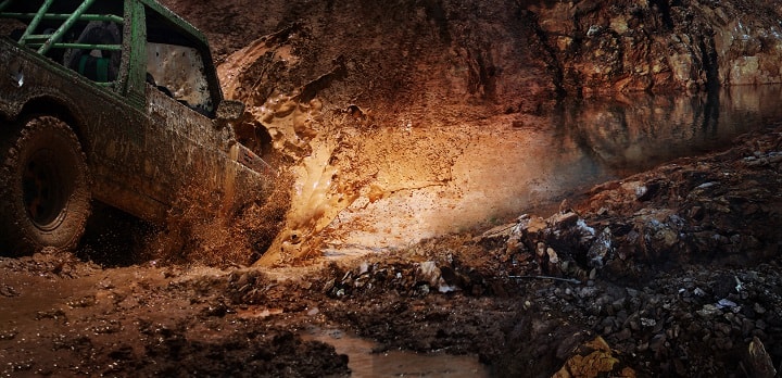 Offroad Rally Car Mudsplash